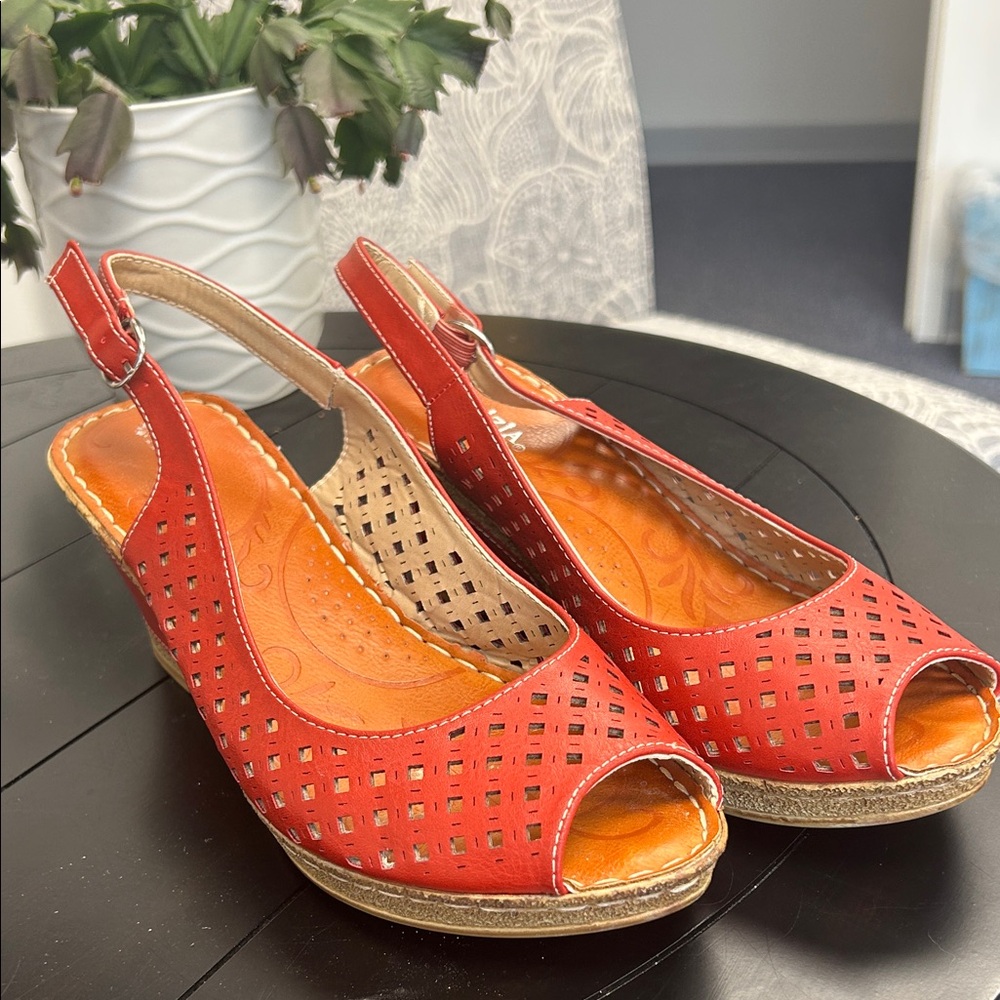 Patrizia Red Perforated Slingback Peep-Toe Clogs size 9